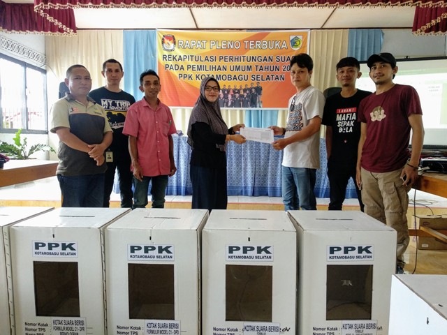 Pleno PPK, Jokowi Kalah 5.055 Suara di Kotamobagu Selatan