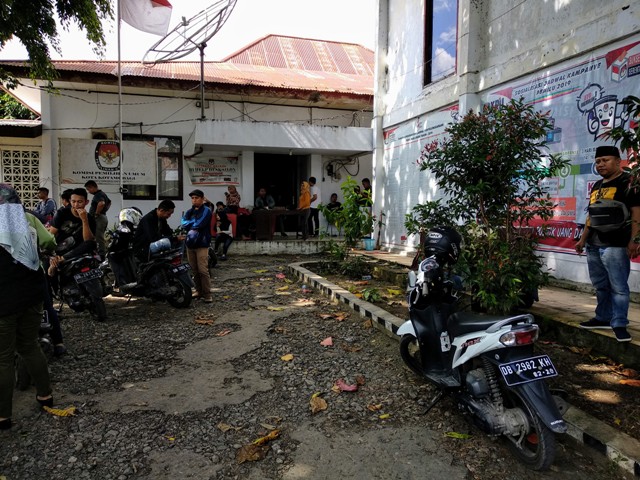 Pleno KPU Kotamobagu Barat 3 Kali Pindah Tempat