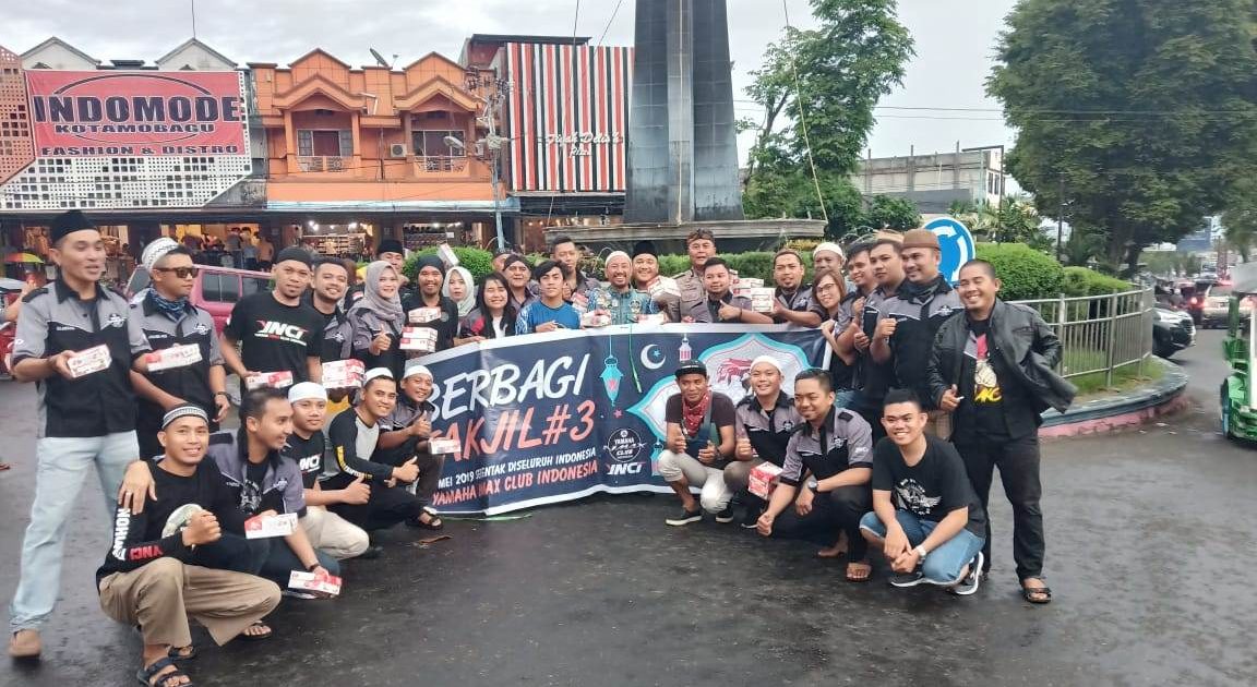 Tak Hanya Touring, YNCI Kotamobagu Juga Berbagi Sembako dan Takjil