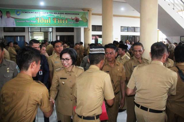 Ribuan ASN Bolmong Saling Memaafkan di Apel Perdana Masuk Kerja