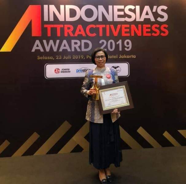 Bupati Bolmong Terima Penghargaan IAA 2019 sebagai Pemenang Platinum Kategori Kabupaten Kecil Investasi