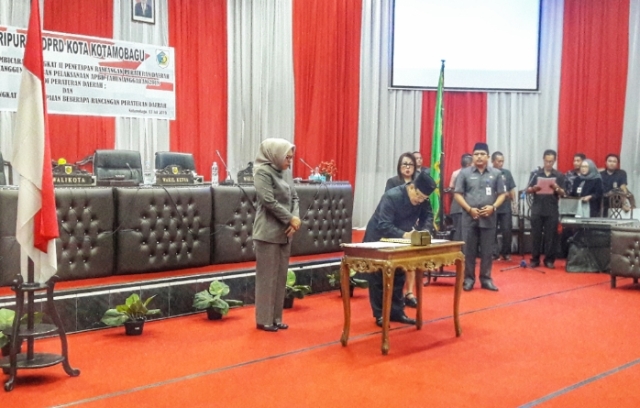 DPRD Kota Kotamobagu Tetapkan Ranperda Pertanggungjawaban APBD Tahun 2018 Menjadi Perda