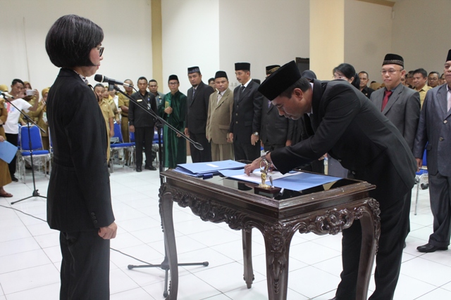 Bupati dan Wabup Bolmong Rombak Kabinet Kerja