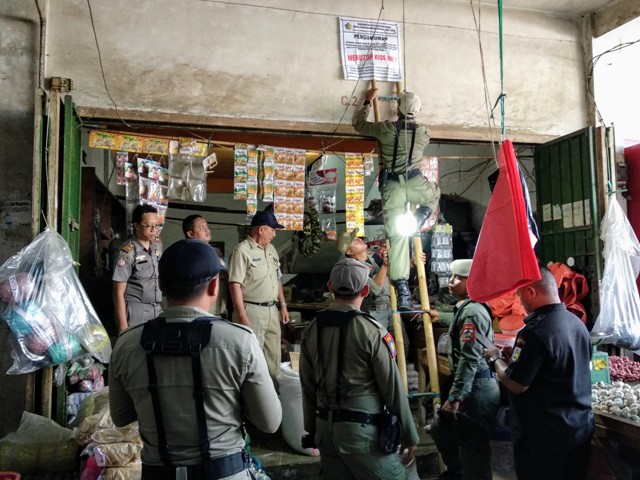 12 Ruko di Pasar 23 Maret Kota Kotamobagu Disegel