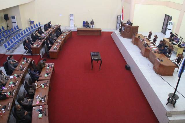 Rapat Paripurna Penetapan Jatah Pimpinan DPRD Bolmong Partai Golkar Dipending