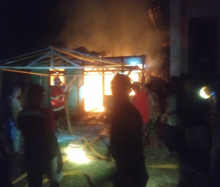 Rumah Milik Yasti Dilalap Si Jago Merah