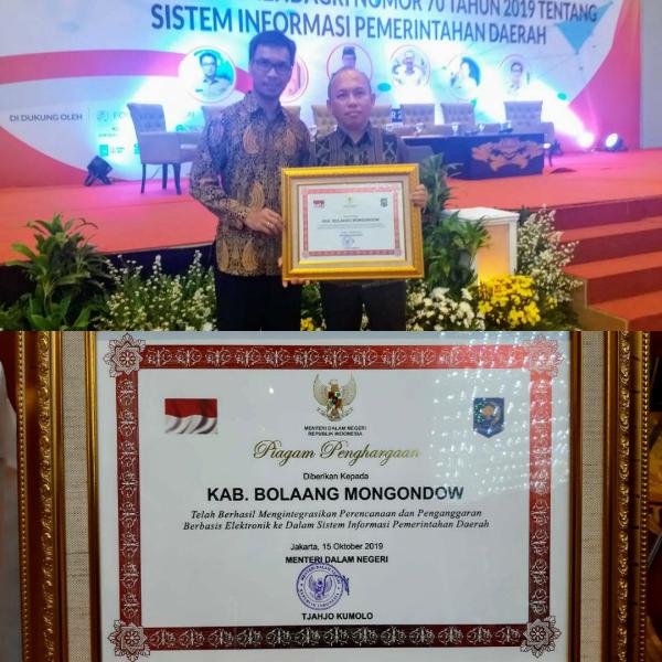 Pemkab Bolmong Terima Penghargaan dari Kemendagri