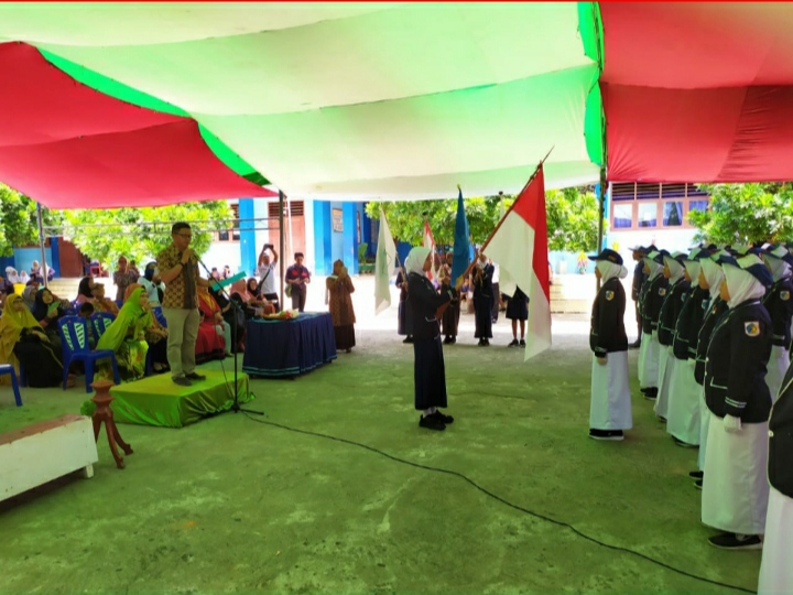 Pengurus OSIS dan ROHIS SMP Negeri 1 Kotamobagu Resmi Dilantik