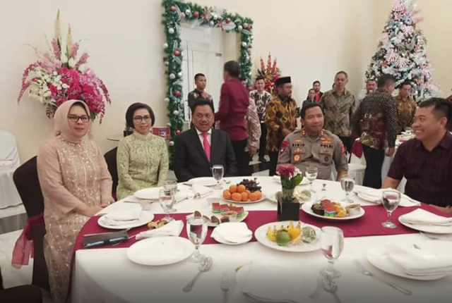 Bupati Bolmong Safari Natal di Kediaman Gubernur Sulut