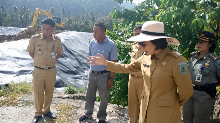 Tinjau Lokasi TPA, Yasti "Semprot" Kepala DLH