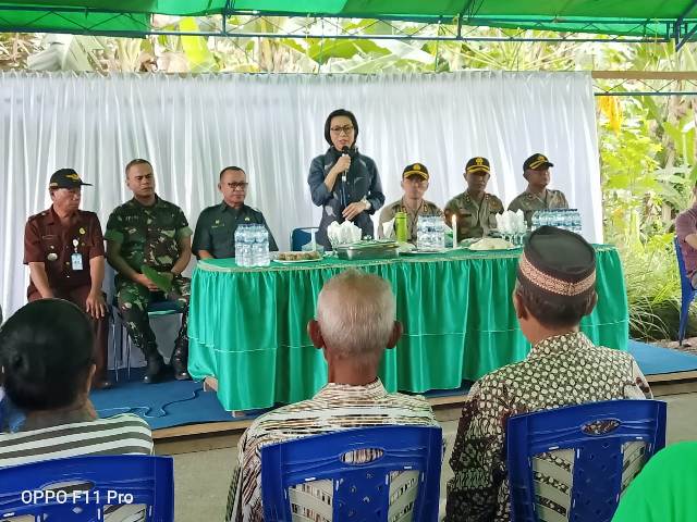 Bupati Bolmong Berikan Santunan Korban Tarkan di Kecamatan Dumoga