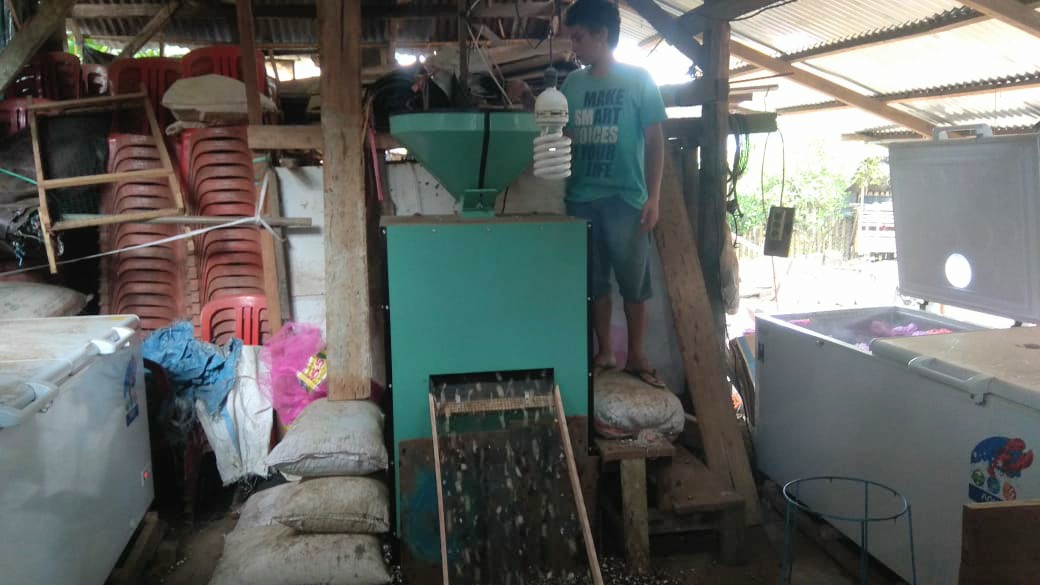 Warga Bilalang 2 ini Berhasil Ciptakan Mesin Pemecah Kemiri