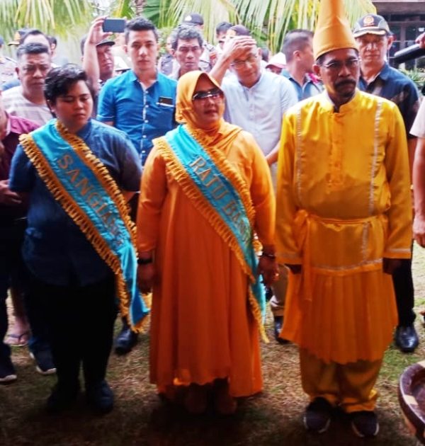 Amalia Diberikan Gelar “Sangiang” dari Tokoh Adat Nusa Utara