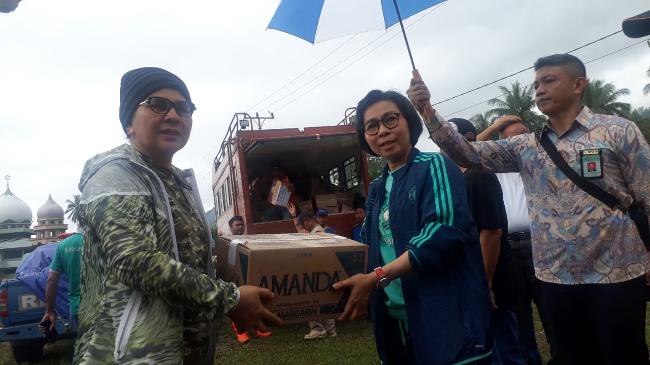 Wali Kota Kotamobagu Serahkan Bantuan Korban Bencana Alam