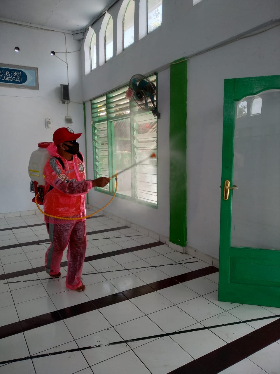 Baznas Lakukan Penyemprotan Disinfektan Masjid-masjid di Kotamobagu