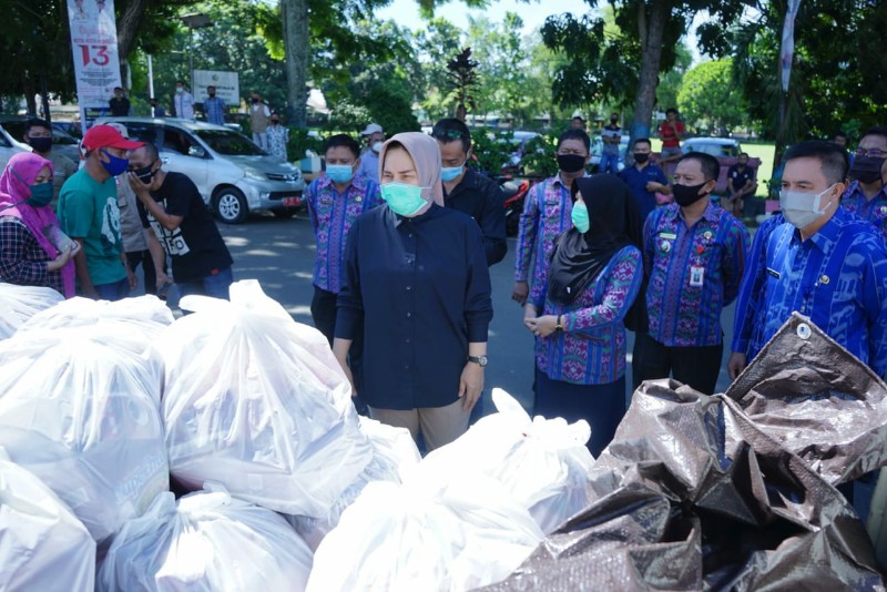 Pemkot Kotamobagu Kembali Salurkan Paket Sembako ke Warga Terdampak Covid-19