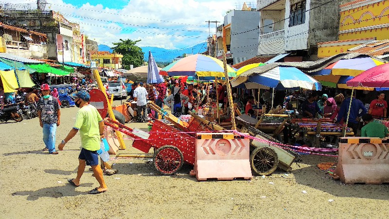 Oknum Mengaku Tuan Tanah Diduga Lakukan Pungli ke Pedagang di Jalan Depan Pasar Serasi