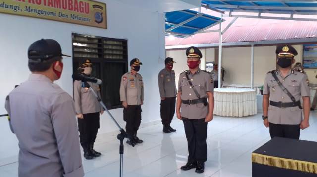 Kapolres Pimpin Sertijab Kapolsek Kotamobagu dengan Tetap Memperhatikan Protokol Kesehatan Covid-19