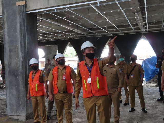 Tinjau Gedung Islamic Center, Iskandar: Progres Pembangunannya Sudah Sangat Baik