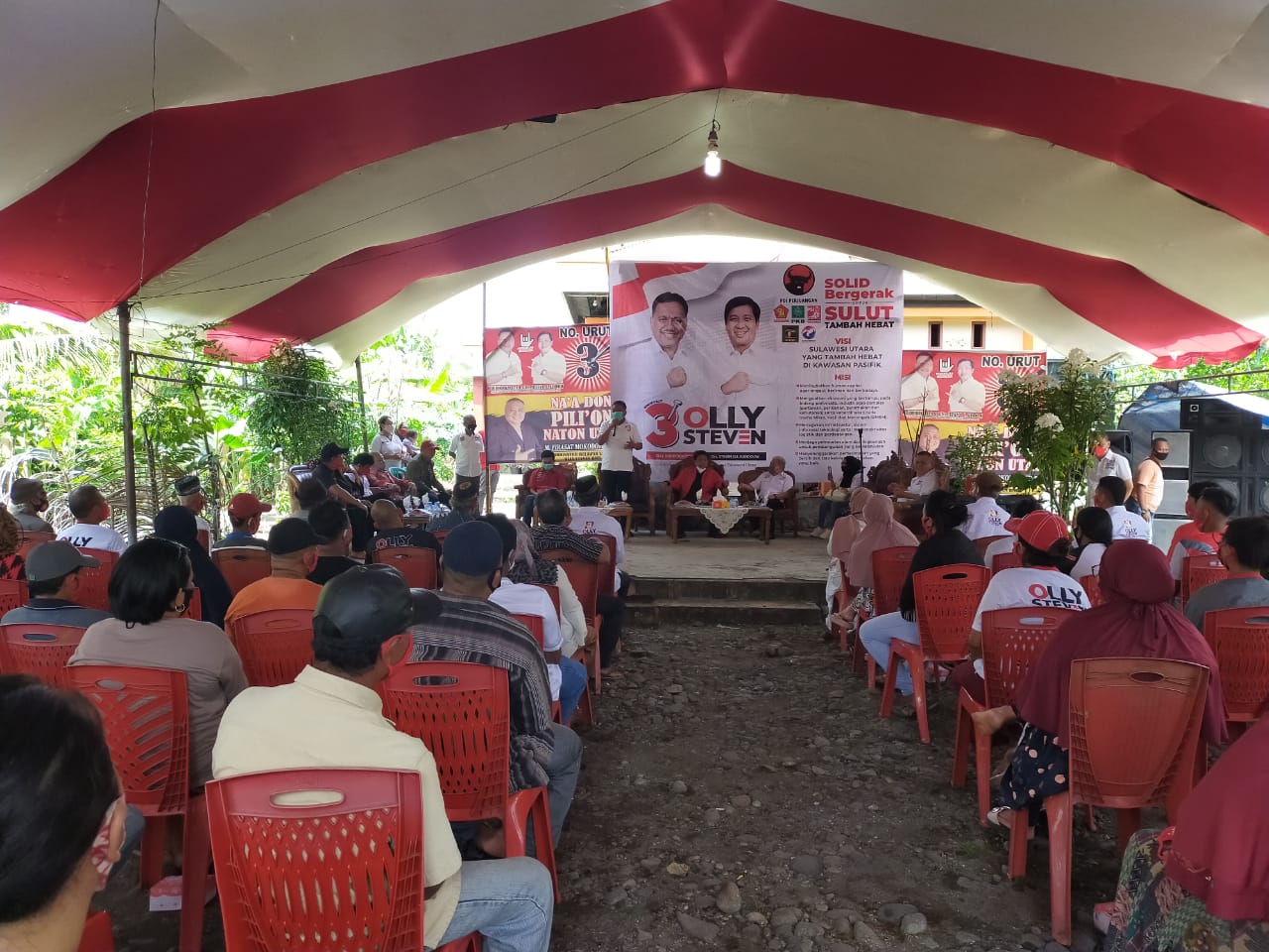 Dialog dengan Warga Kecamatan Poigar, Emak-Emak: Kami Siap Pilih Olly-Steven