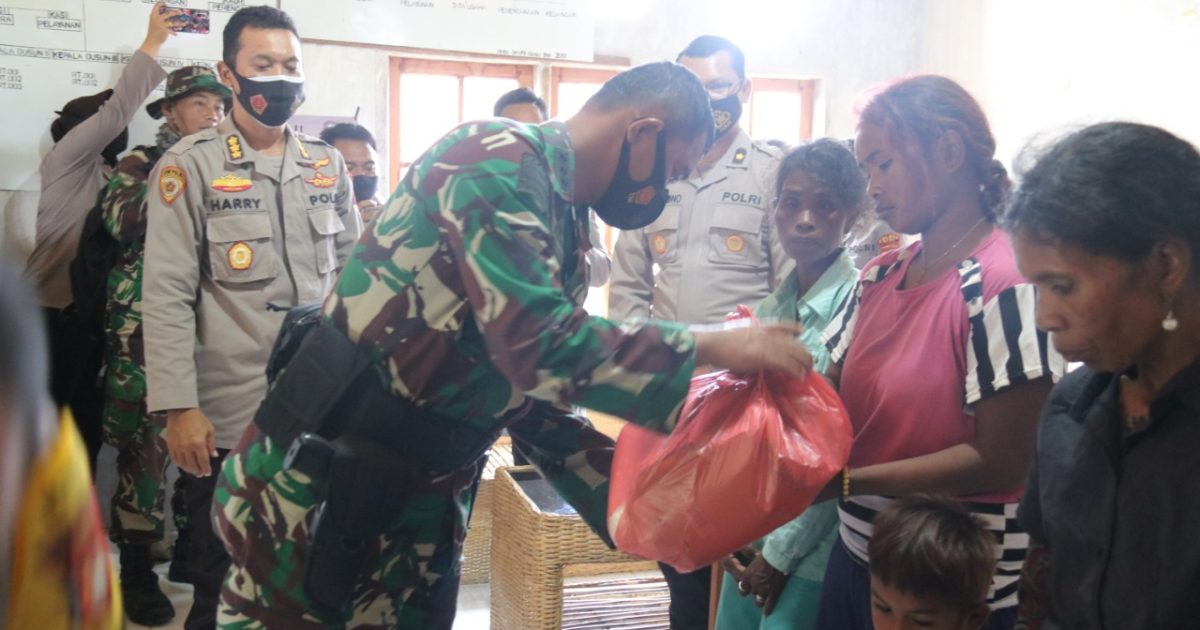TNI-Polri Lakukan Trauma Healing Korban Kekerasan di Lemban Tongoa