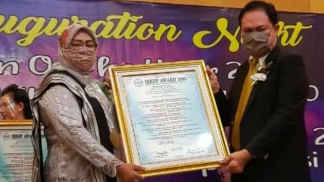 Farida Mooduto Raih Penghargaan Women Of The Year 2020