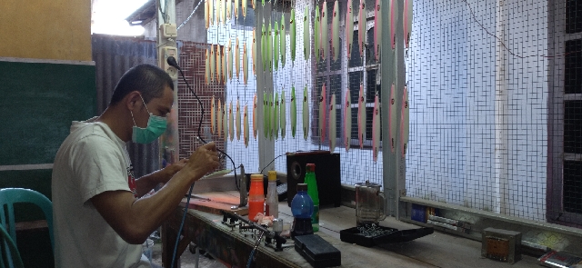 Umpan Nelayan Hasil Kerajinan Fatriono Diminati Hingga ke Luar Daerah