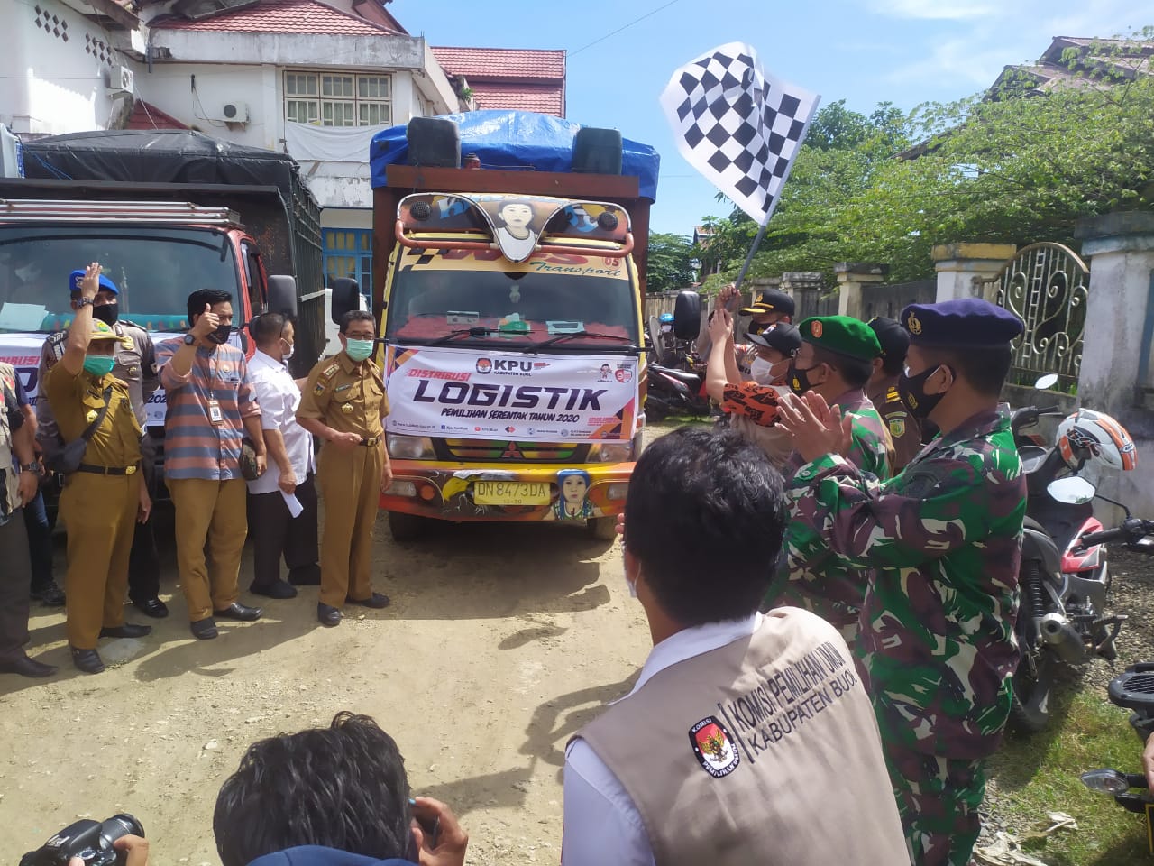 Antisipasi Cuaca, KPUD Buol Distribusikan Logisktik Serentak ke PPK