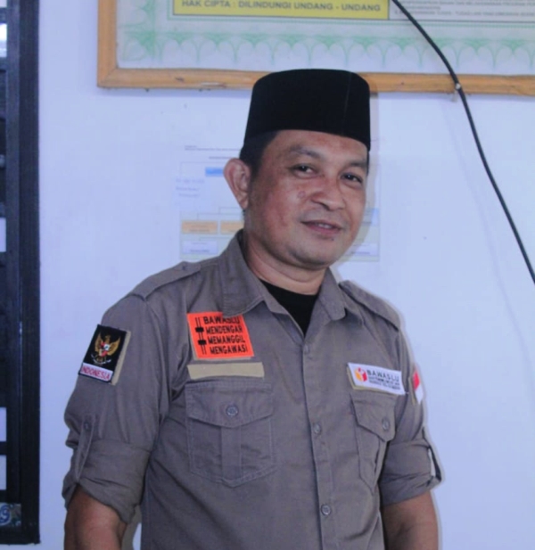 Panwascam Kecamatan Kotabunan Mulai Melakukan Pembersihan APK