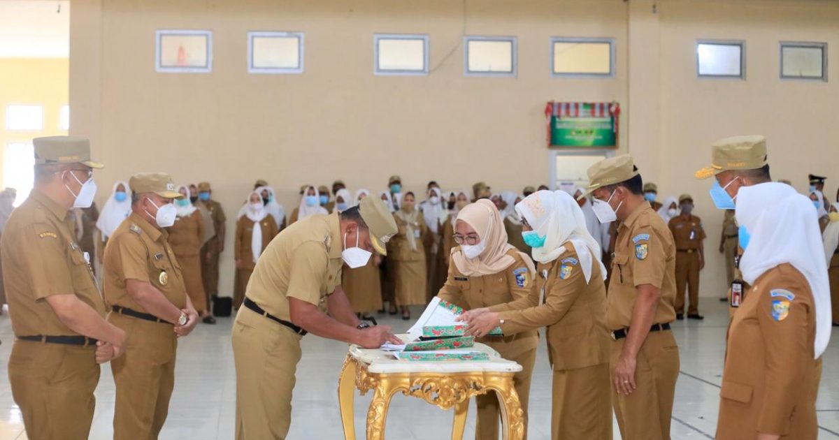 Pimpinan OPD Pemkab Bolmut Tandatangani Pakta Integritas Tahun 2021