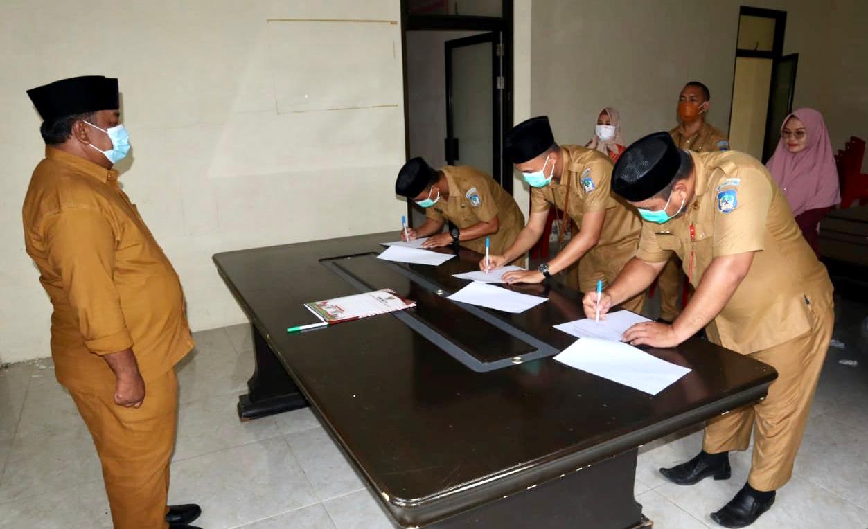 TUP dan Kasubag Protokol Melakukan Perjanjian Kerja Tahun 2021