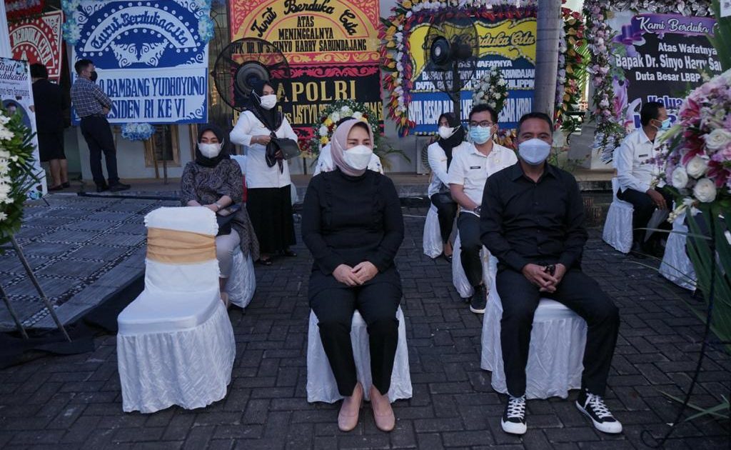 Wali Kota Kotamobagu Melayat ke Rumah Duka SHS