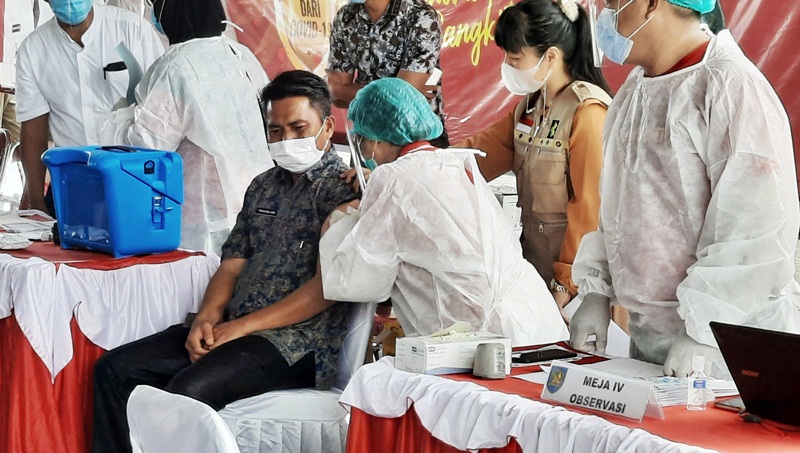 Sekda Bolmong Orang Kedua Setelah Wabup yang Divaksin Covid-19