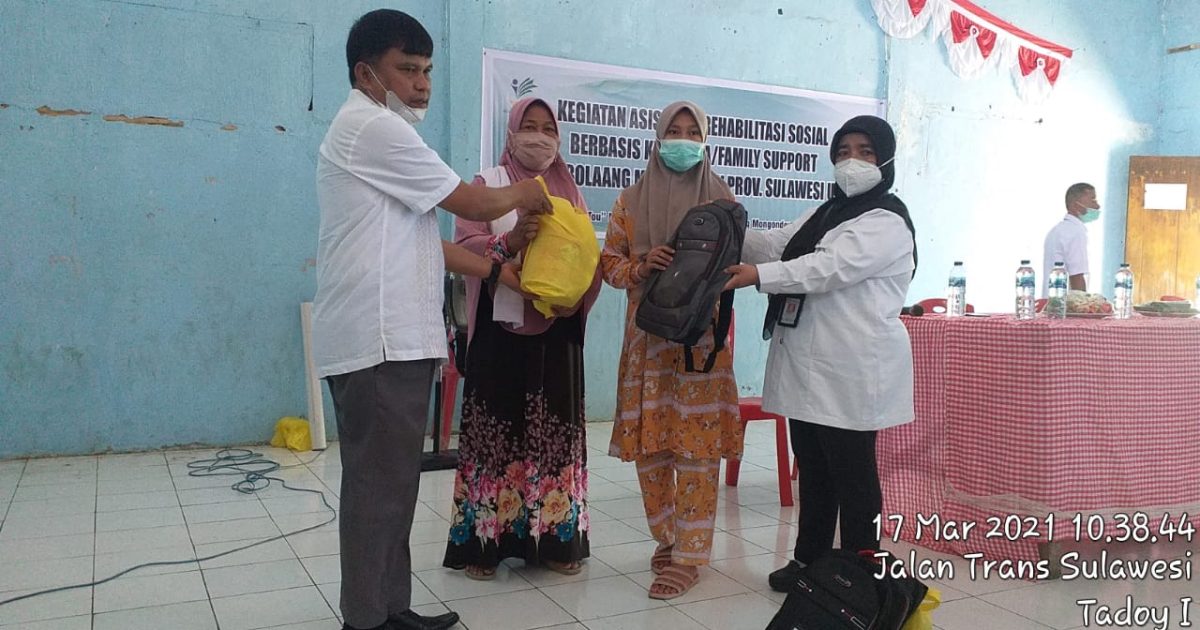 Penyandang Disabilitas Netra di Bolmong Merasa Terharu Menerima Bantuan Sembako
