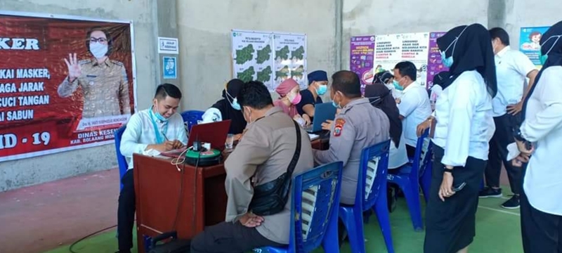 181 Anggota Polres Bolmong Megikuti Vaksinasi Covid-19