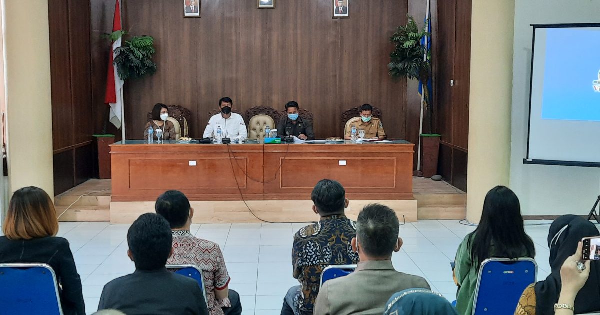 Sekda Bolmong Buka Sosialisasi TPAKD dari OJK