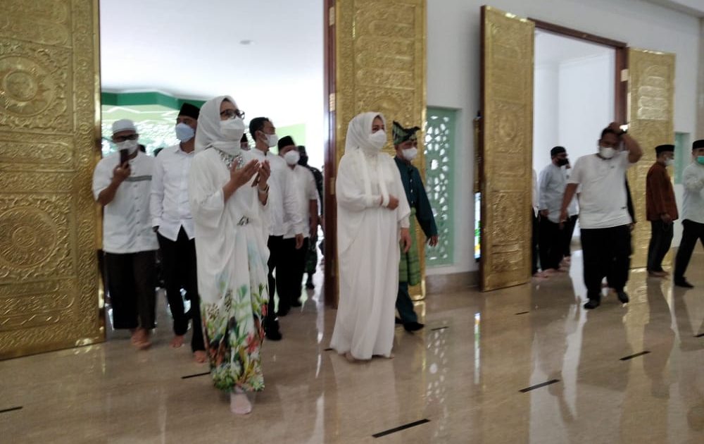 Bupati Yasti Hadiri Peresmian Masjid Agung Baitul Makmur