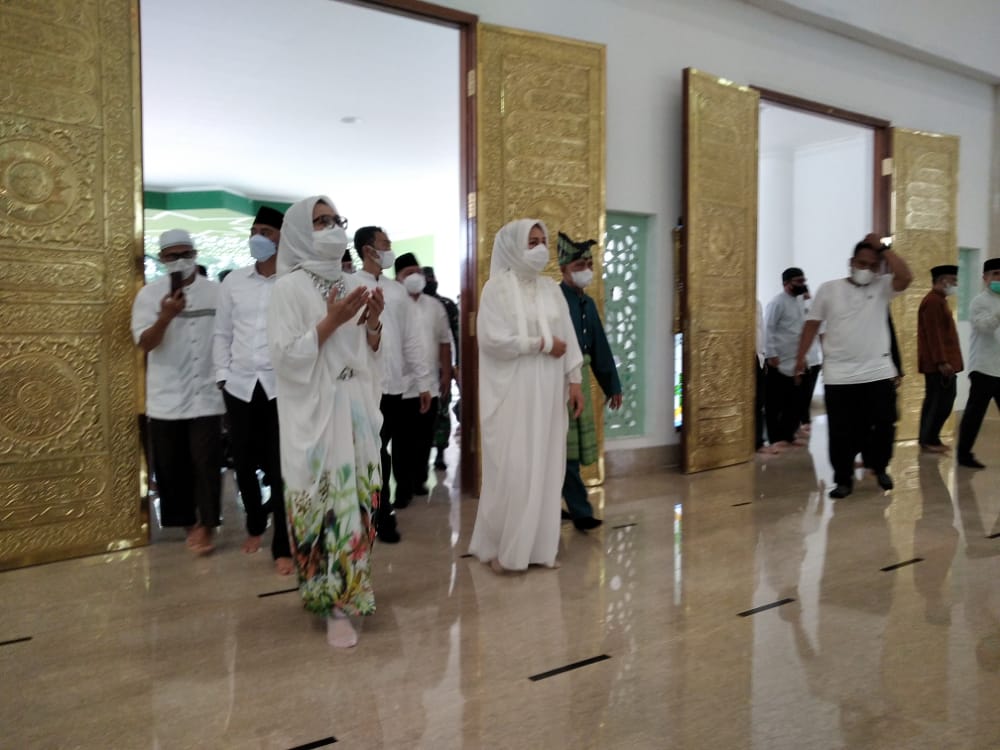 Bupati Yasti Hadiri Peresmian Masjid Agung Baitul Makmur