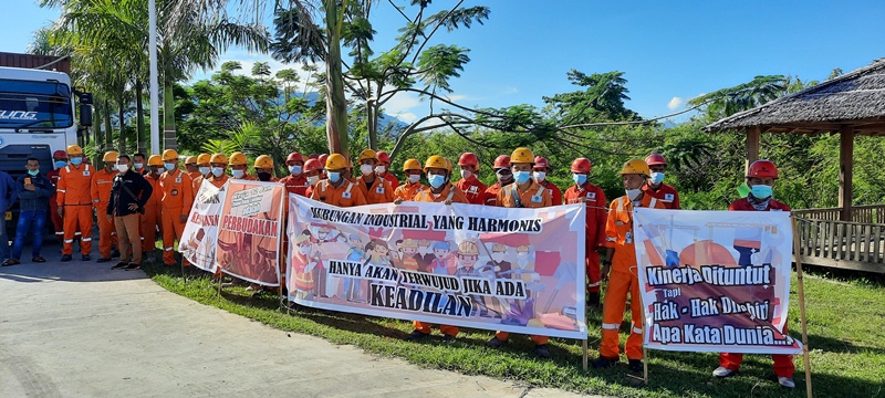 Puluhan Karyawan PT Conch Gelar Aksi Mogok Kerja