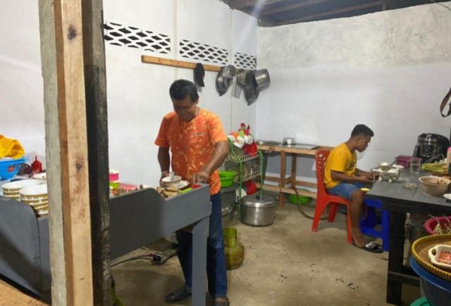 3 Hari Beroprasi, Coto Makassar Daeng Alang Raup Omset Jutaan Rupiah