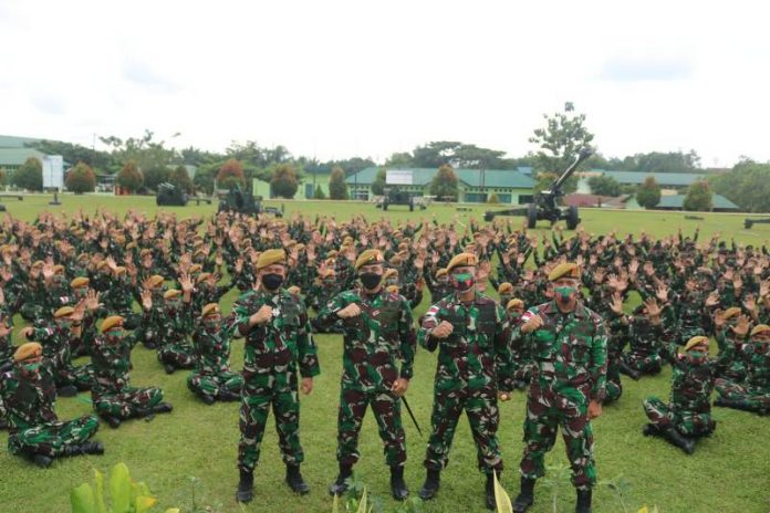 Danpussenarmed Kodiklatad TNI Berkunjung ke Yonarmed 18/Komposit Buritkang