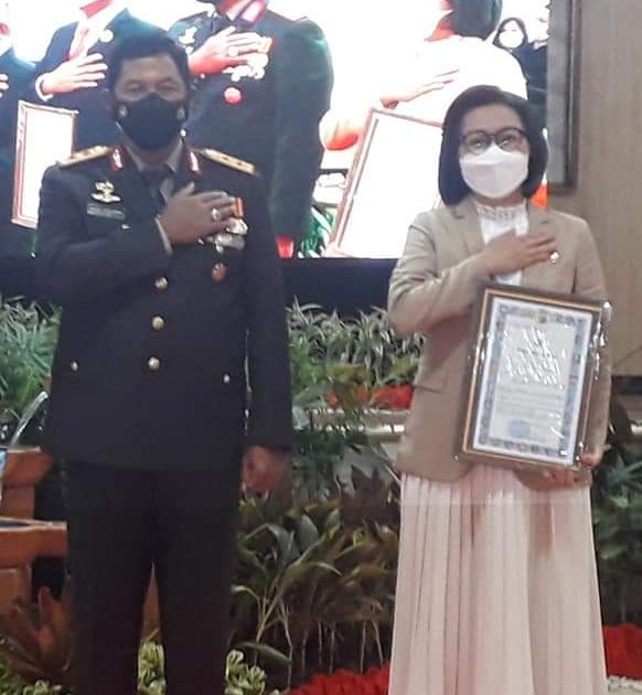 Bupati Bolmong Terima Penghargaan dari Kapolda Sulut