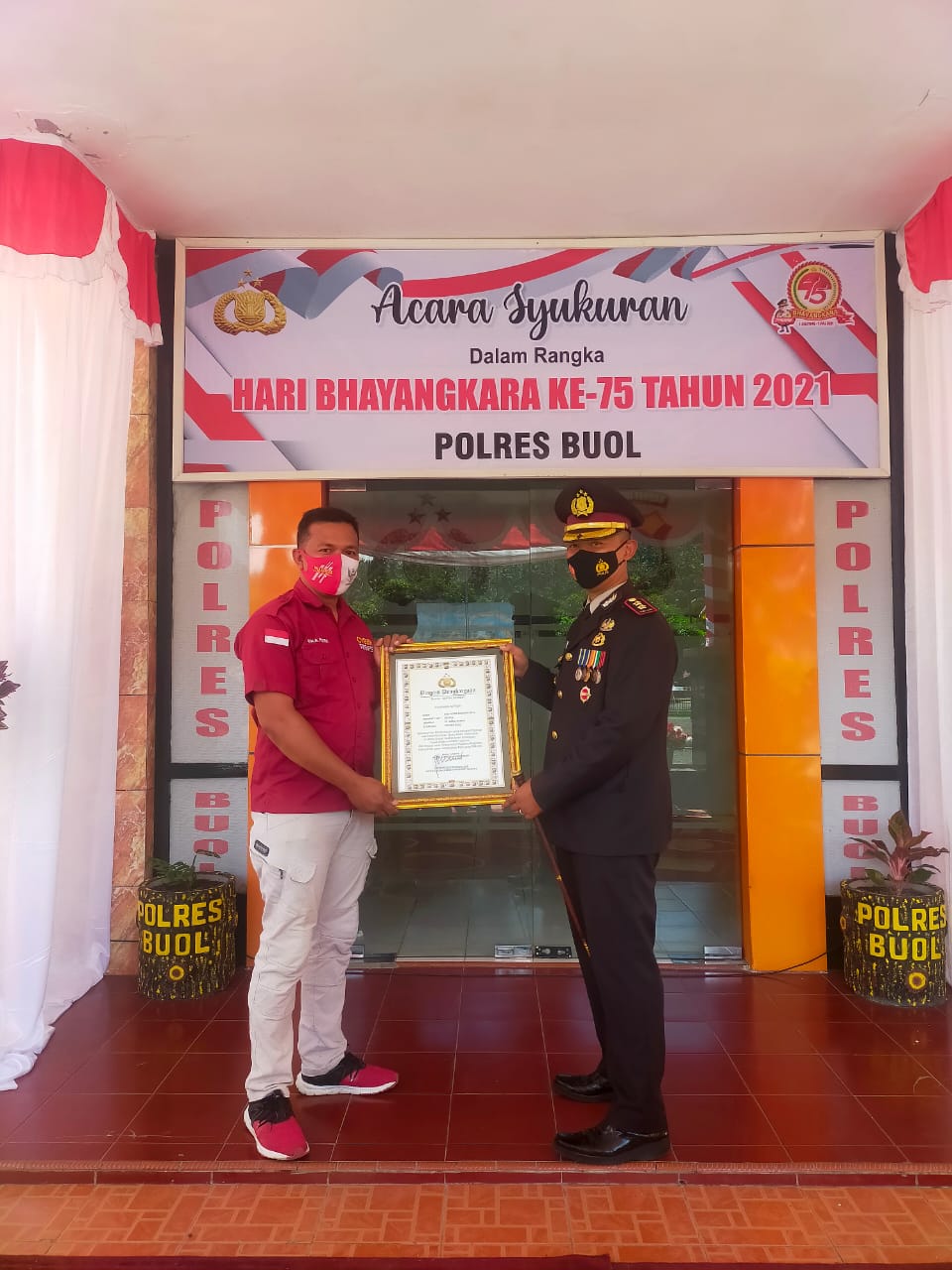 PS Kasie Humas Polres Buol Terima Piagam Penghargaan