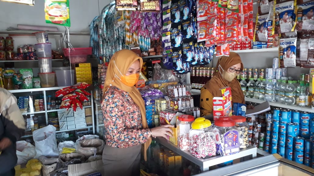 Dinas Perdagangan Bolmong Temukan Ratusan Barang Kadaluarsa