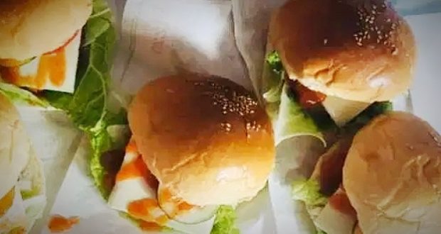 Melihat Potensi Yang Menjanjikan, Gita Buka Usaha Burger Cheese