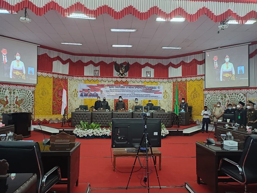 Wali Kota Tatong Bara Hadiri Rapat Paripurna Istimewa DPRD Kotamobagu