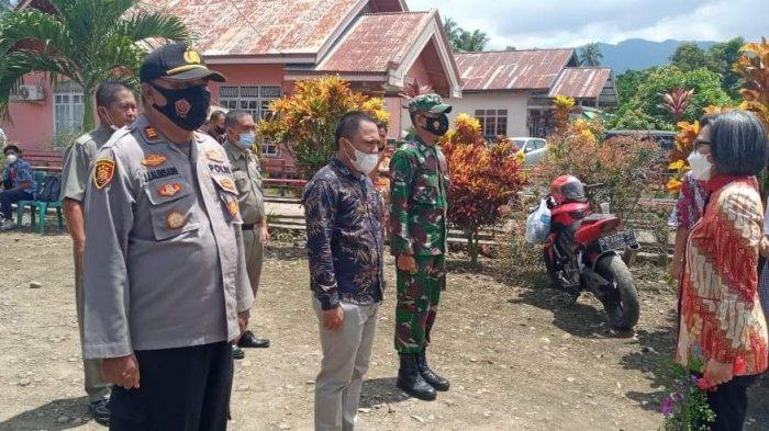 Bupati Yasti Hadiri Rapat Periodik Pria Kaum Bapa Sinode GMIBM
