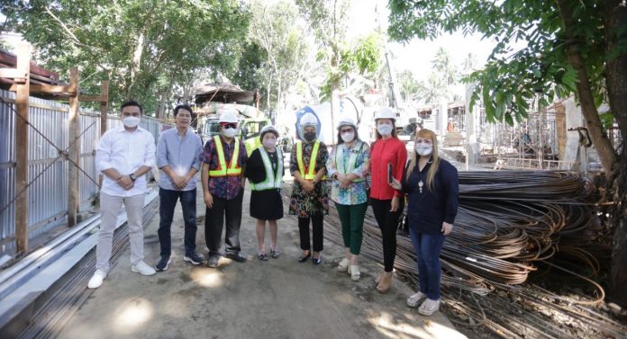 Tatong Dampingi Anggota DPRD Sulut Tinjau Pembangunan Ruang Isolasi Covid di RSUD Kotamobagu