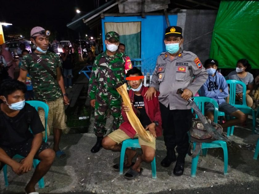 Hendak Lari Dari Pemeriksaan, Warga Dodap Ini Kedapatan membawa Samurai