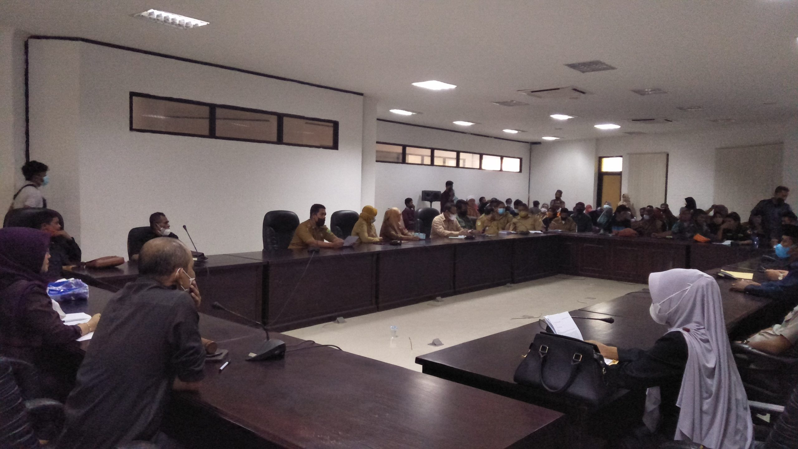 DPRD Buol Tunda Hering Soal Polemik Desa Inalatan